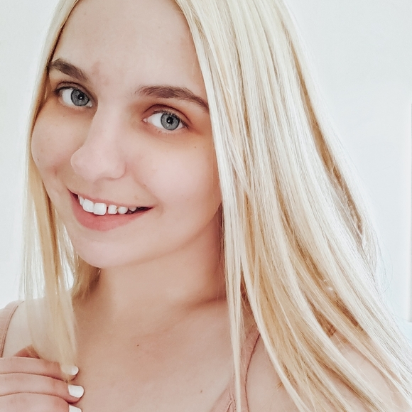 Heyyy...I'm Ashley 🔮🌕 - Picture 1 of 1